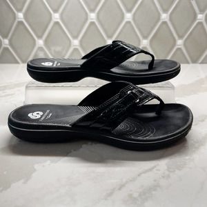 Cloudsteppers by Clarks Breeze Sea Black Patent Flip Flops; US Size 6; EUC (A5)